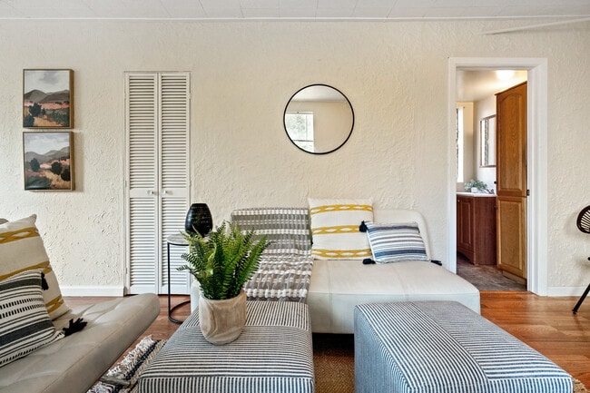 Photo - 52 Panoramic Way