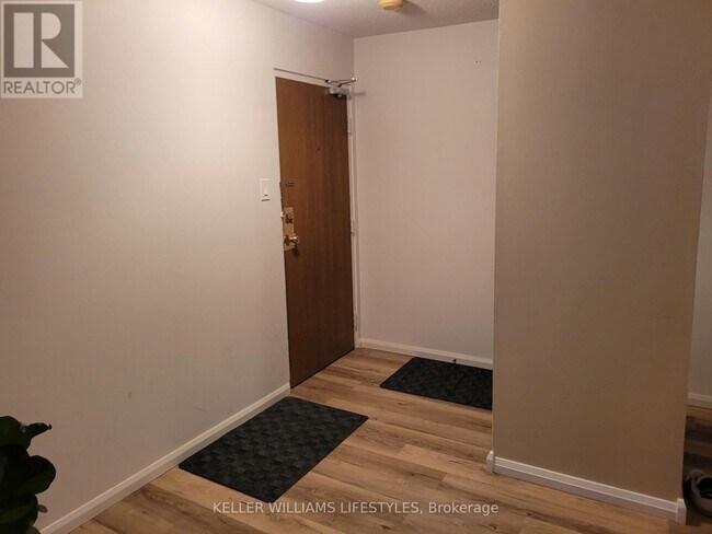 Photo - 986 Huron St Unit 710