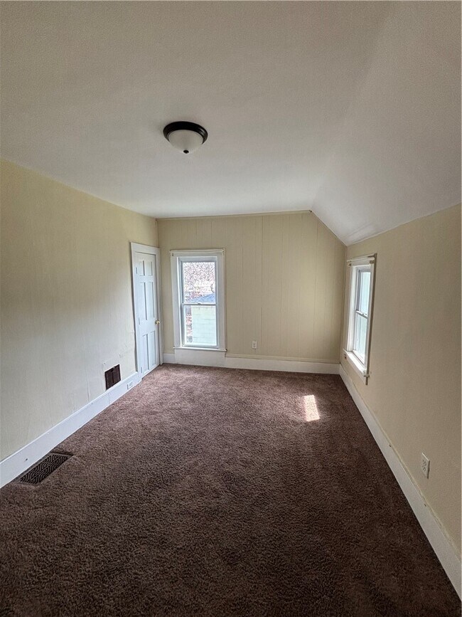 Photo - 1056 Walnut St