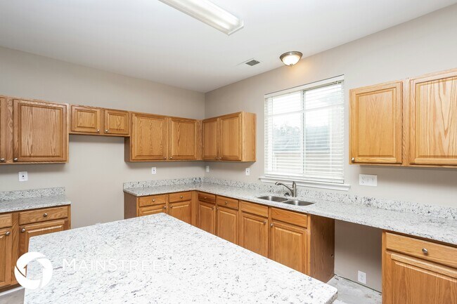 Photo - 475 Brookford Ct