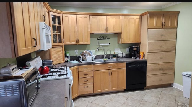 Cocina del área común - 8310 Park Vista Cir