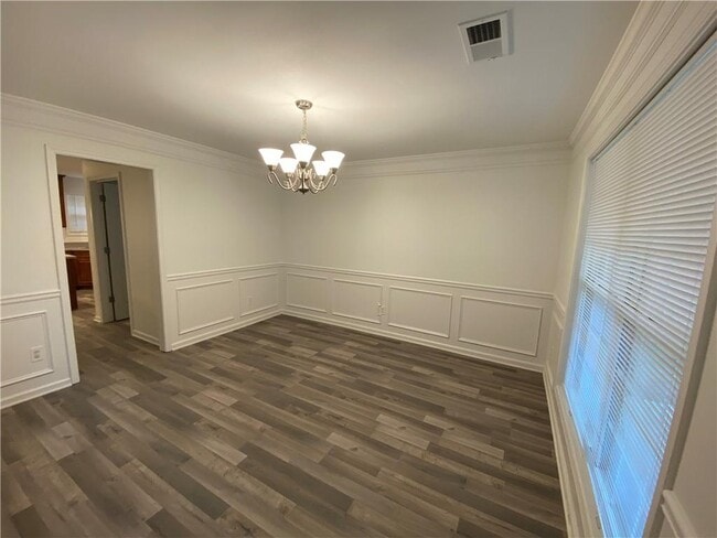 Photo - 1551 Park Knoll Trail NE