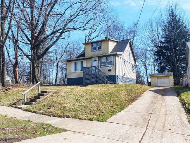 Building Photo - Newly Renovated 3 Bed 1 Bath House for Rent!