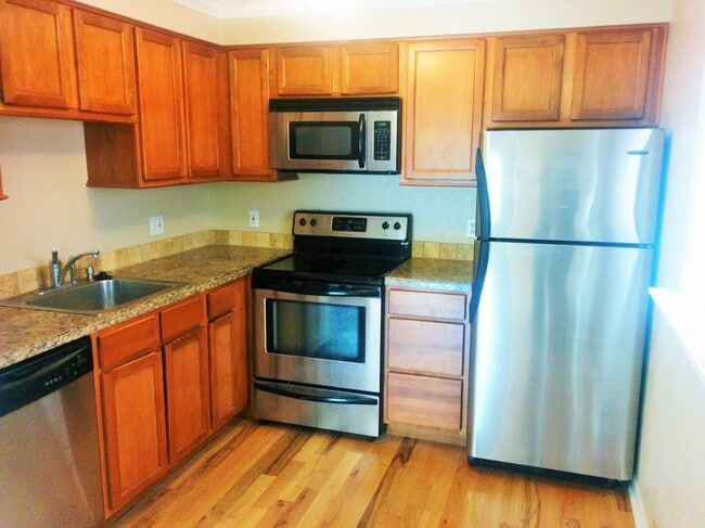 Photo - 1330 Elizabeth St Unidad 9