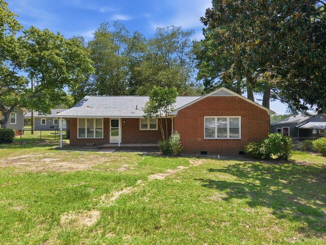 Photo - 1305 Erwin Rd