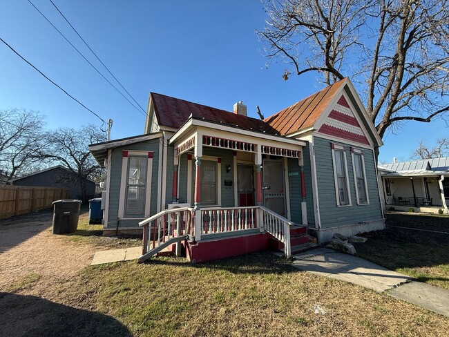 Building Photo - Charming Renovated 1BR Near The Pearl & River Walk