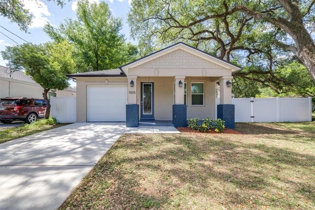 Building Photo - 1505 E North Bay St