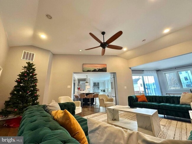 Building Photo - 5400 Williamsburg Blvd