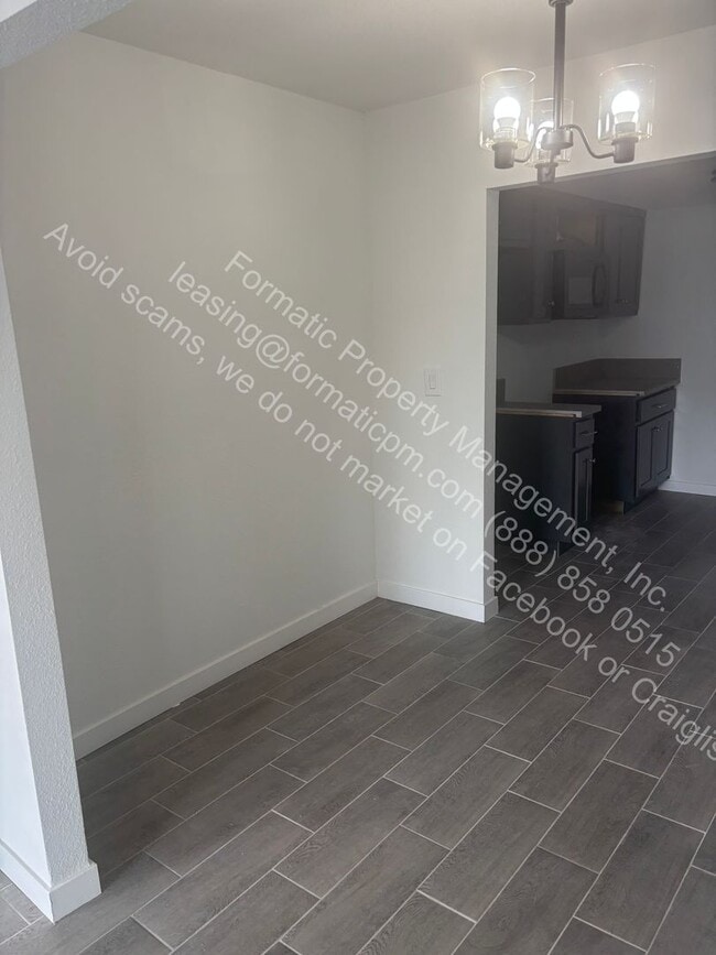 Photo - 118-120 E Century Blvd Unidad 120