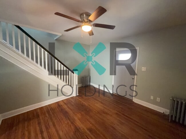 Photo - 304 Berbro St