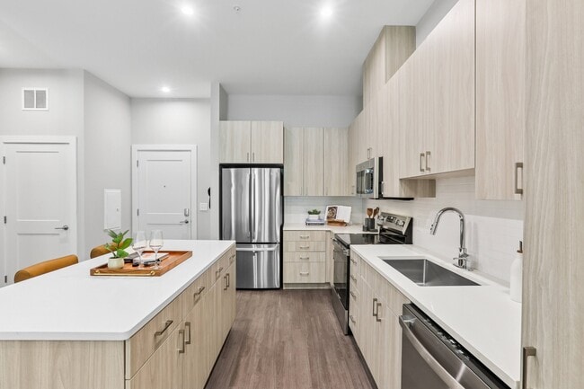 1BR, 1BA - 744SF - Kitchen