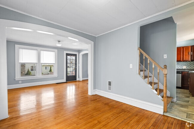 Building Photo - 1325 Oswego St Rental