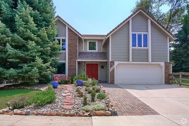 Building Photo - Amazing Lakewood 5 Bedroom 2.5 Bathroom Ho... Rental