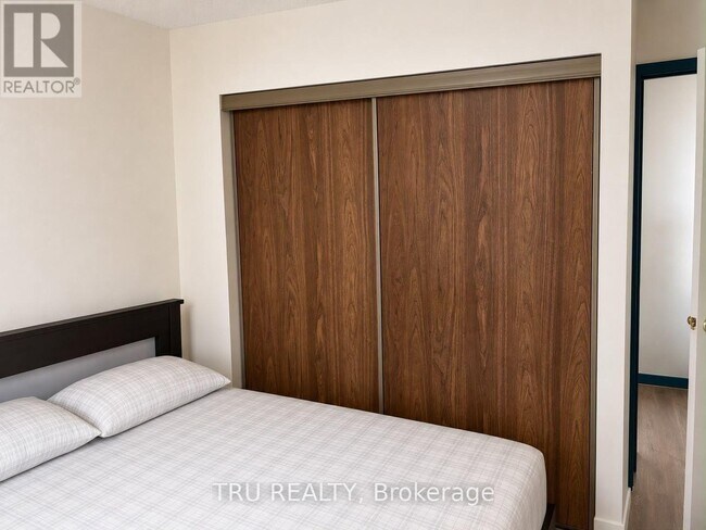 Photo - 2019 Bank St Unité 801