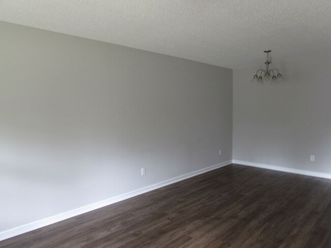 Photo - 1000A Mayfield Dr