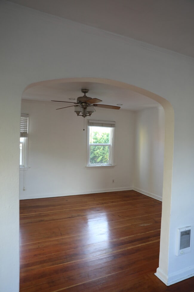 Photo - 2720 NE Weidler St