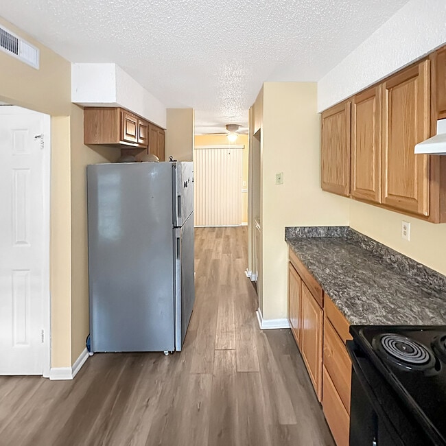 Photo - 405 Hickory Hill Dr