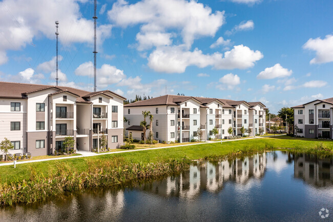 Vista Lago Apartments - Vista Lago Apartments