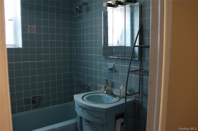 Photo - 955 E 98th St Unit 1