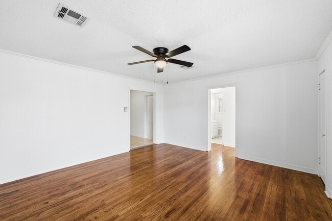 Photo - 4020 Maple Ave