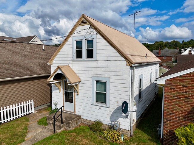 Building Photo - 1234 3rd Ave Rental