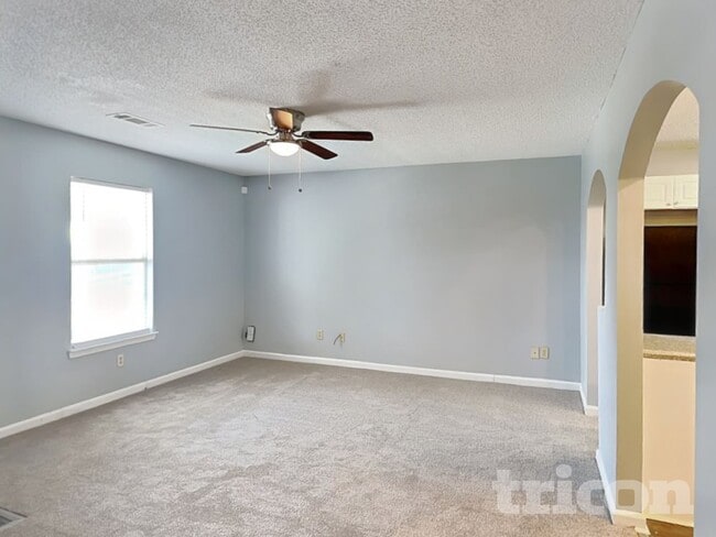 Photo - 6836 Saganaw Dr