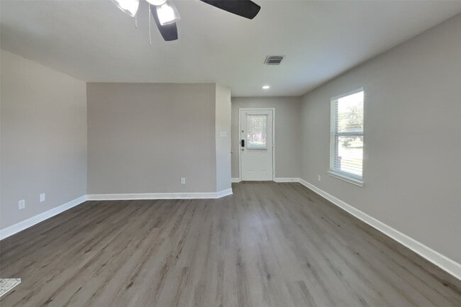 Building Photo - 7718 Balsam Crossing Ln