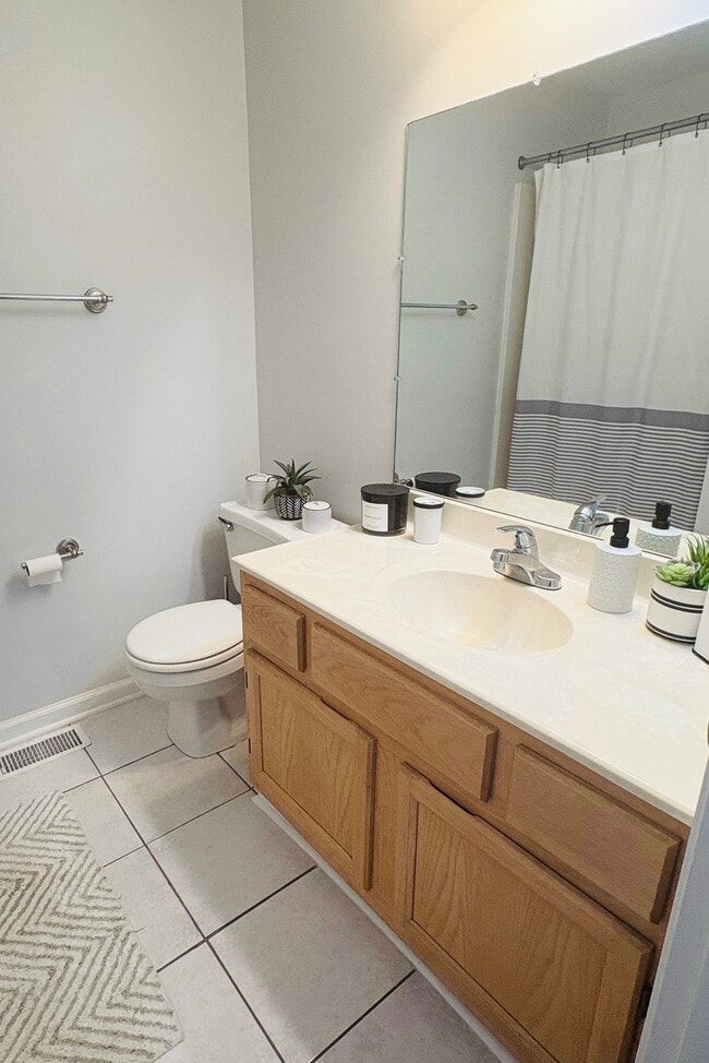 Photo - 504 E 10th St