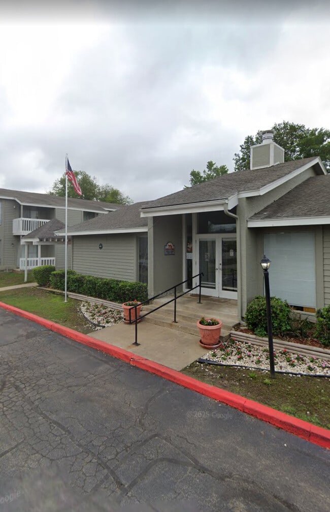 Leasing Office - Red Fox Apartments