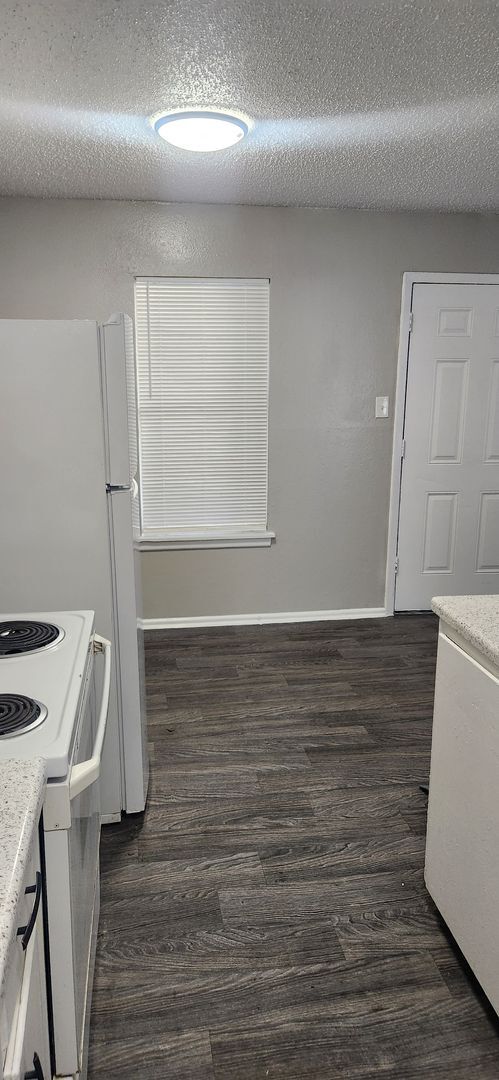 Photo - SOUTH PARK APARTMENTS Unit 304