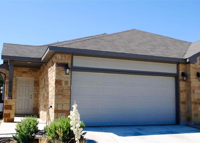 Building Photo - 608 Parkline Dr Rental
