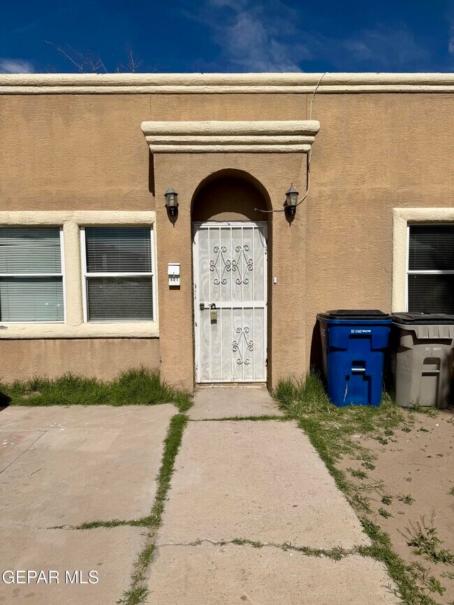 Photo - 601 Lomaland Dr