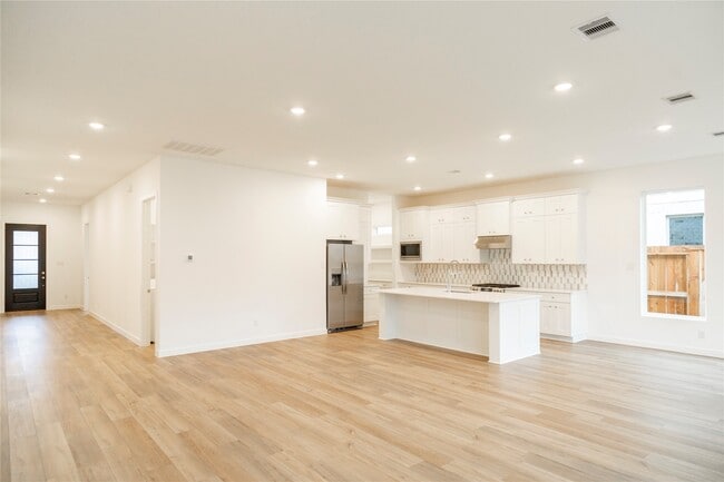 Photo - 31026 Sun Vly Dr