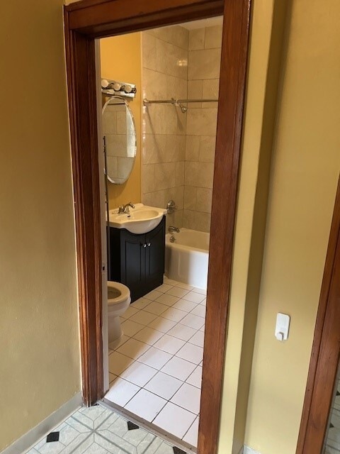 Photo - 3620 W School St Unit 2