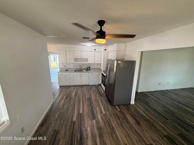 Photo - 805 Camellia Dr