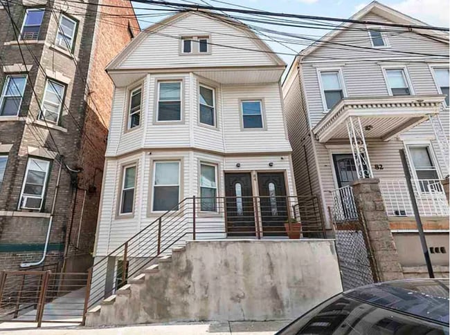 Photo - 84 Neptune Ave Casa
