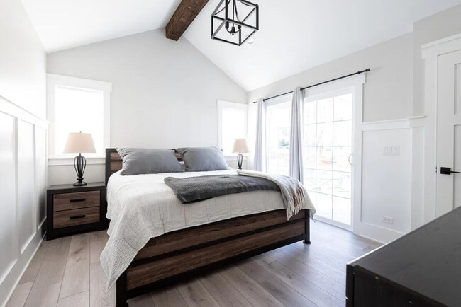 Photo - 122 Williams St