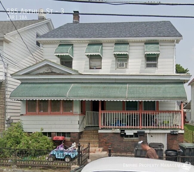 Building Photo - 585 Arthur St Unit 3 Rental