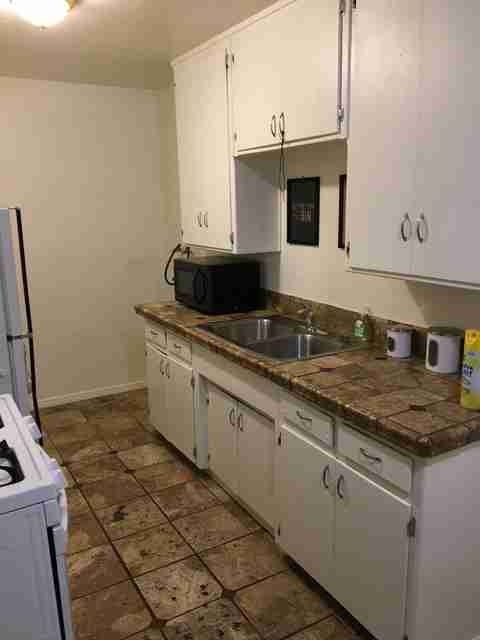 Building Photo - 646 W Buena Vista St Rental