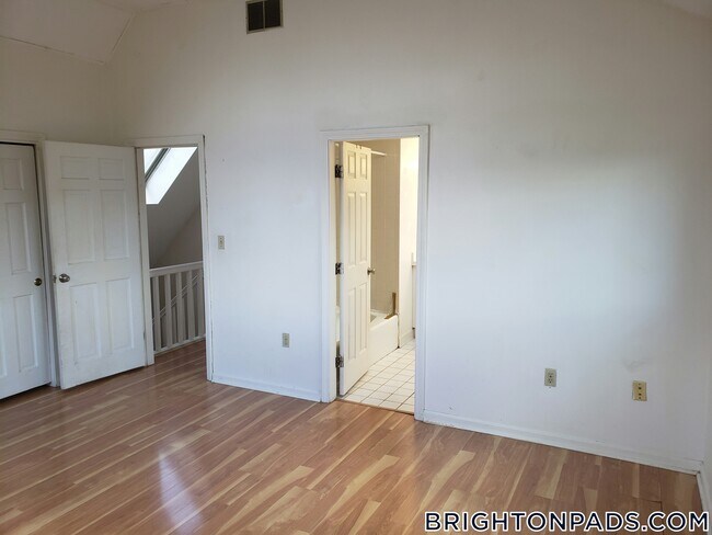 Photo - 11 Etna St Unidad 11