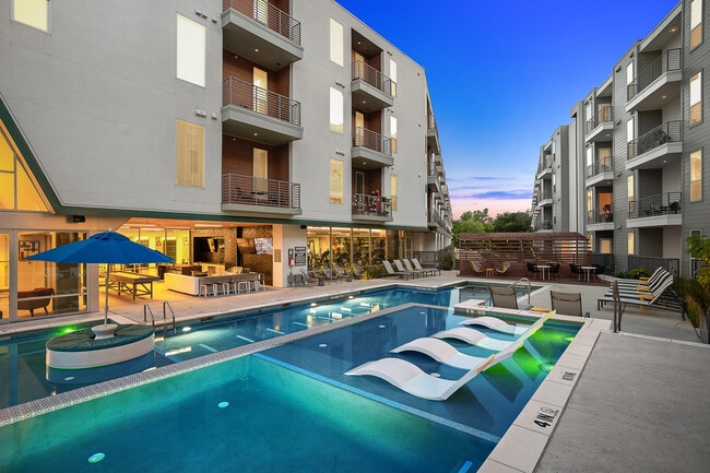 Apartamentos de lujo con piscina en SoCo Austin