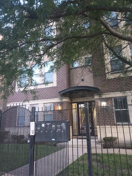 Building Photo - 5911 W Corcoran Pl Unit 3W Rental