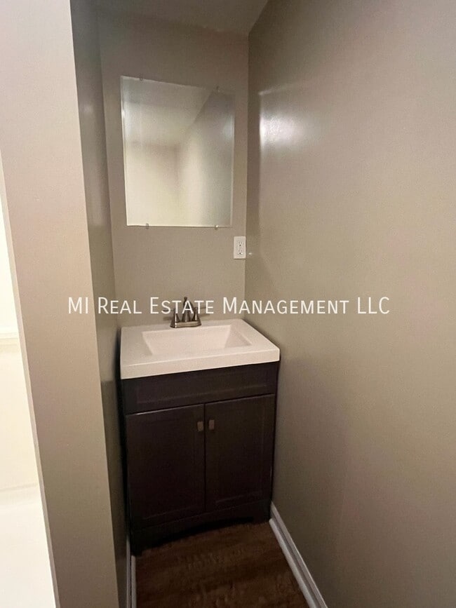 Photo - 14745 Riley St