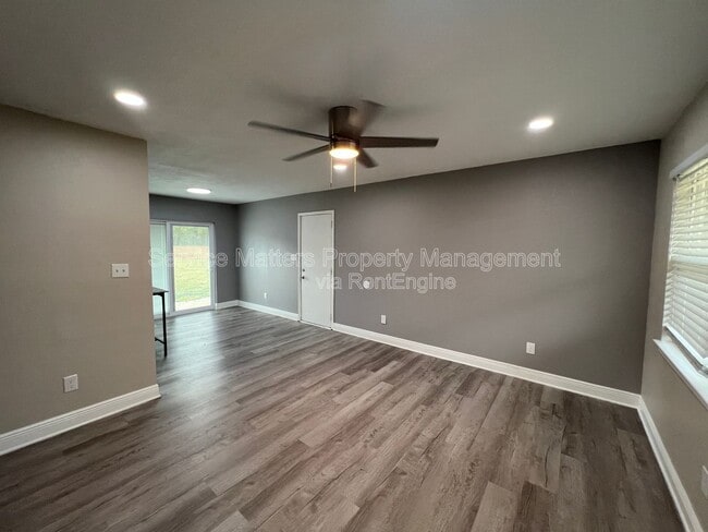 Photo - 3747 Berryhill Rd