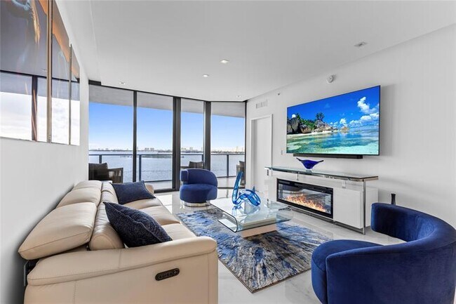 Photo - 700 NE 24th St Unit 705