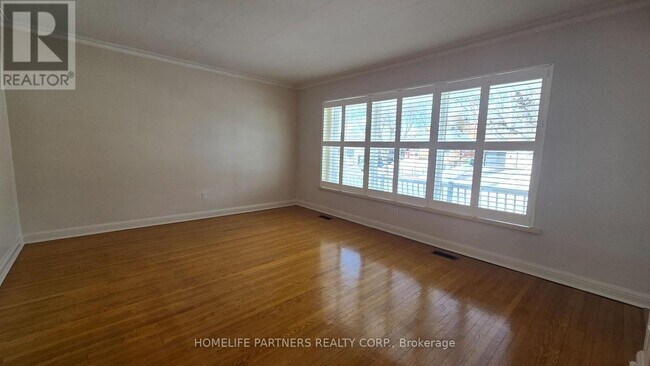 Photo - 3 Ridge Point Crescent