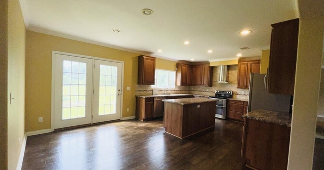 Photo - 758 Green Rd