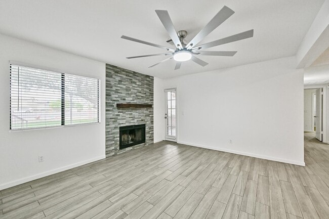 Photo - 1075 E Chandler Blvd Unidad 120