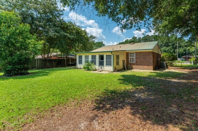 516 Stillwell Blvd