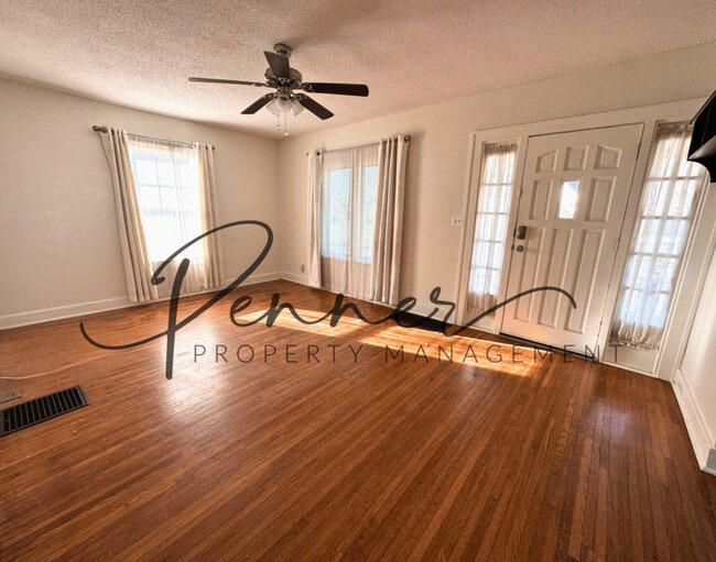 Photo - 615 SE Douglas St